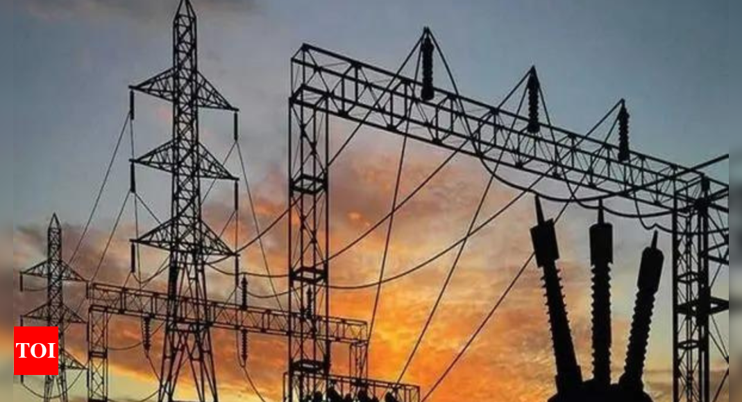 Residents Suffer Extended Power Outages in Karachi