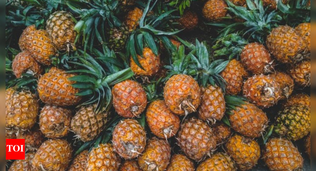 New dating trend involving pineapples takes over Spain - Times of India
