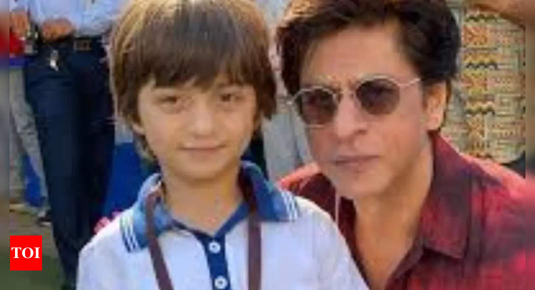 When Shah Rukh Khan shared AbRam’s reply about why fans gather outside Mannat: ‘Because he is handsome..’ | Hindi Movie News