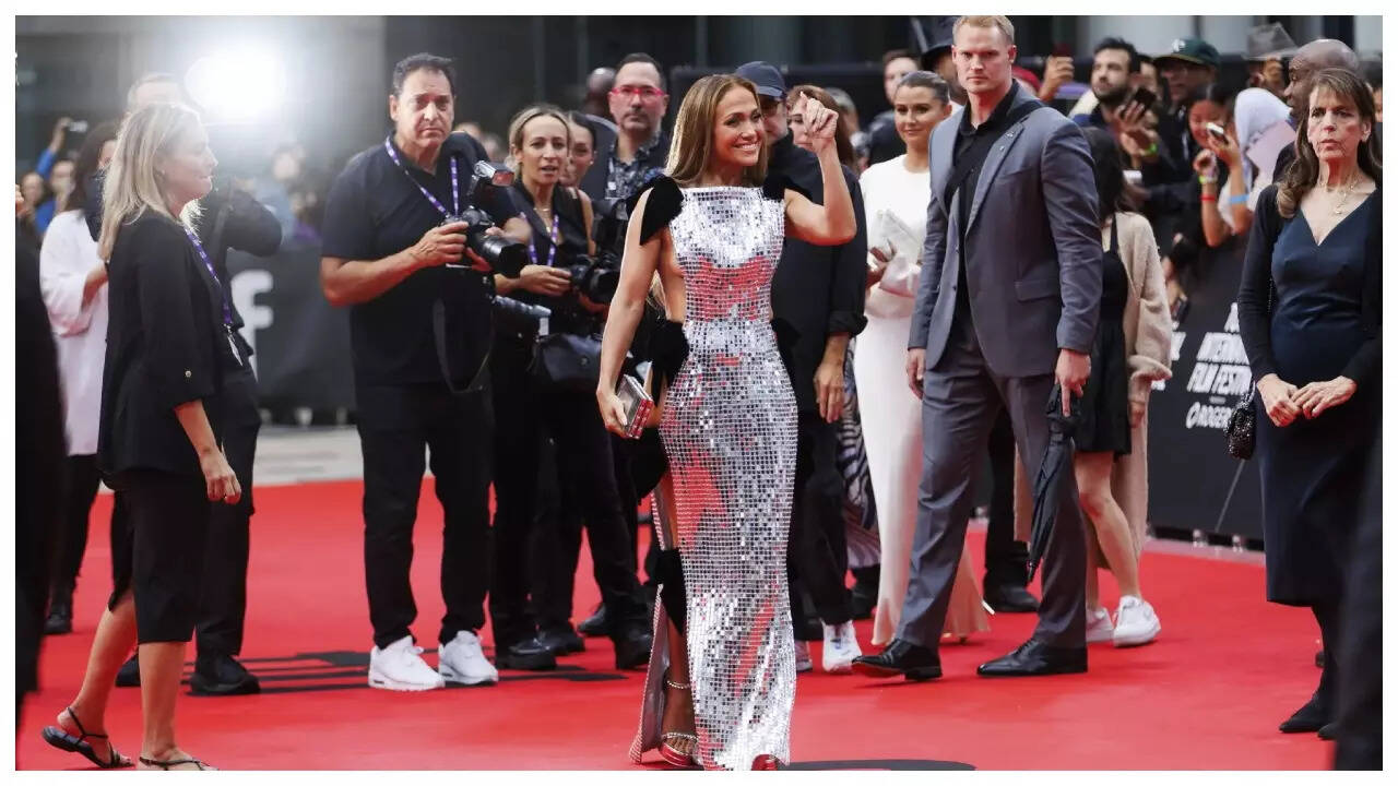 jennifer lopez worst dress at film festival Jennifer Lopez's Mirrored Toronto Film Festival Revenge Dress Is the  Opposite of an LBD