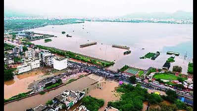 Heavy rainfall in Ajmer, Bhilwara districts, Ana Sagar Lake overflows