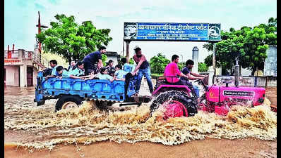 Heavy rainfall in Ajmer, Bhilwara districts, Ana Sagar Lake overflows