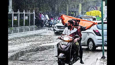 Weekend starts on pleasant note as rain cools Ludhiana