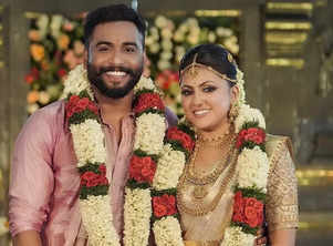 Sreevidya ties the knot with director Rahul