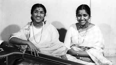 Asha Bhosle recalls how she carved her own path different from her sister Lata Mangeshkar: ‘I began to change my style of singing’