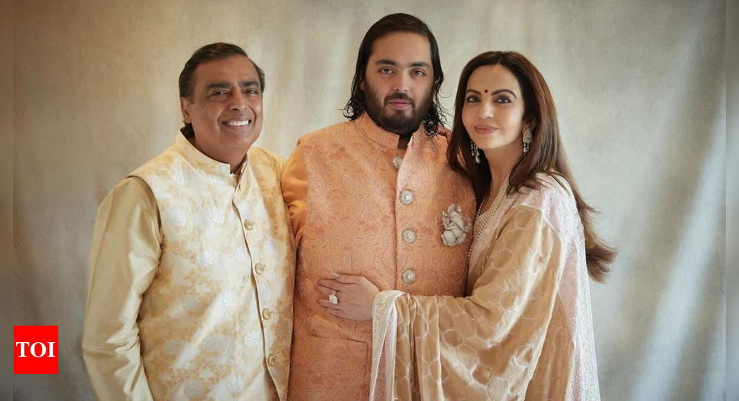 Ambani and Birla Chat at Ganesh Chaturthi Celebrations