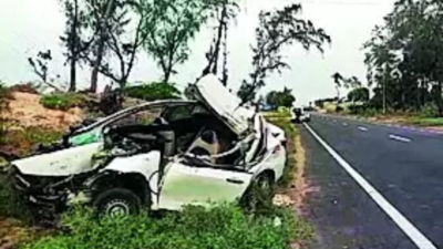 5 of family returning from hosp killed as cab hits government bus in TN