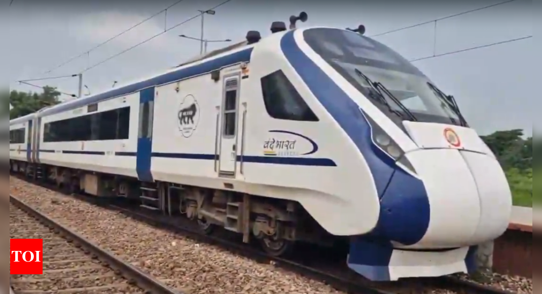 Vande Bharat Express Stranded by Technical Snag