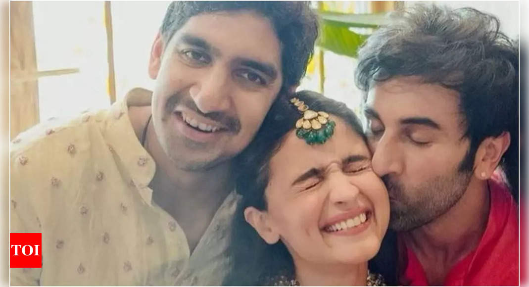 When Ayan Mukerji revealed why he wanted to keep Alia Bhatt and Ranbir Kapoor’s relationship under wraps | Hindi Movie News – Times of India