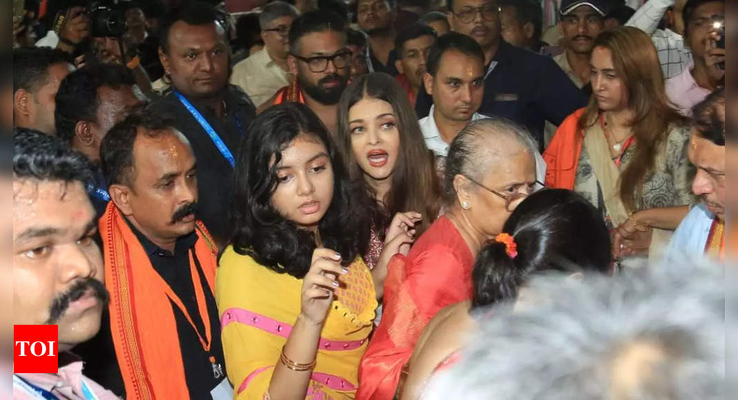 Aishwarya Rai Bachchan, daughter Aaradhya and mother Brinda Rai seek Lord Ganesh’s blessings; Abhishek Bachchan absent – Times of India