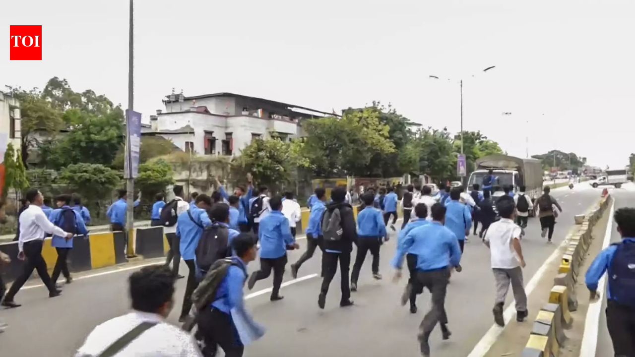 Retired havildar, woman killed as violence continue in Manipur | Imphal ...