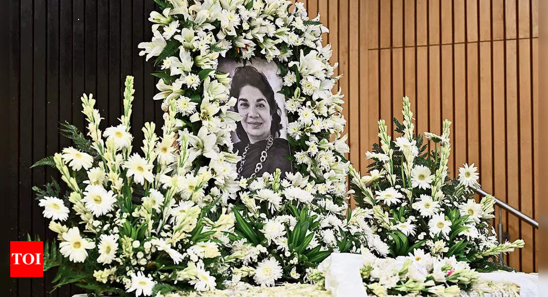 Friends & family celebrate the life of Aruna Vasudev