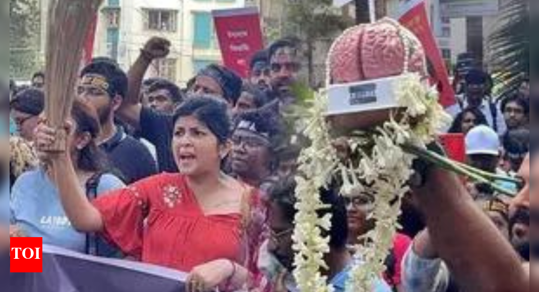 RG Kar Doctors Defy Supreme Court, Continue Protest