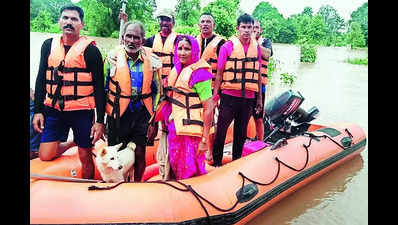 1,022 flood-hit moved to higher ground: Fadnavis