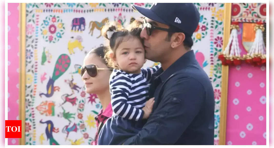 Ranbir Kapoor Accepts Fan Sketch of Daughter