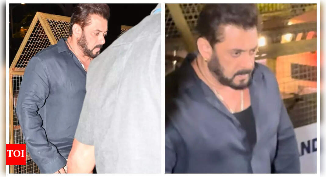 Salman surrounded by guards at Malaika's mom's house