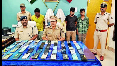 3 from J’khand among 5 held for stealing phones