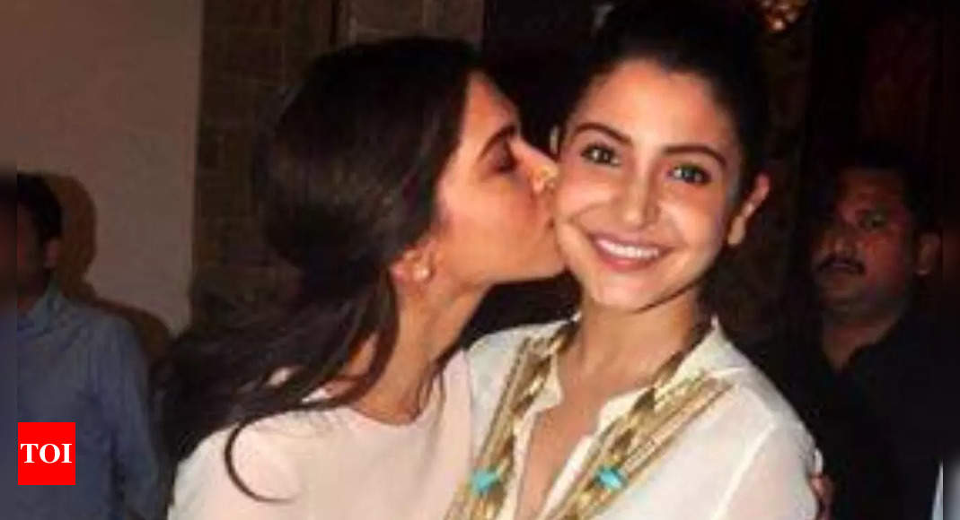 Deepika Padukone kisses Anushka Sharma in old VIRAL VIDEO, leaving her surprised: ‘What are you doing?’ | Hindi Movie News – Times of India