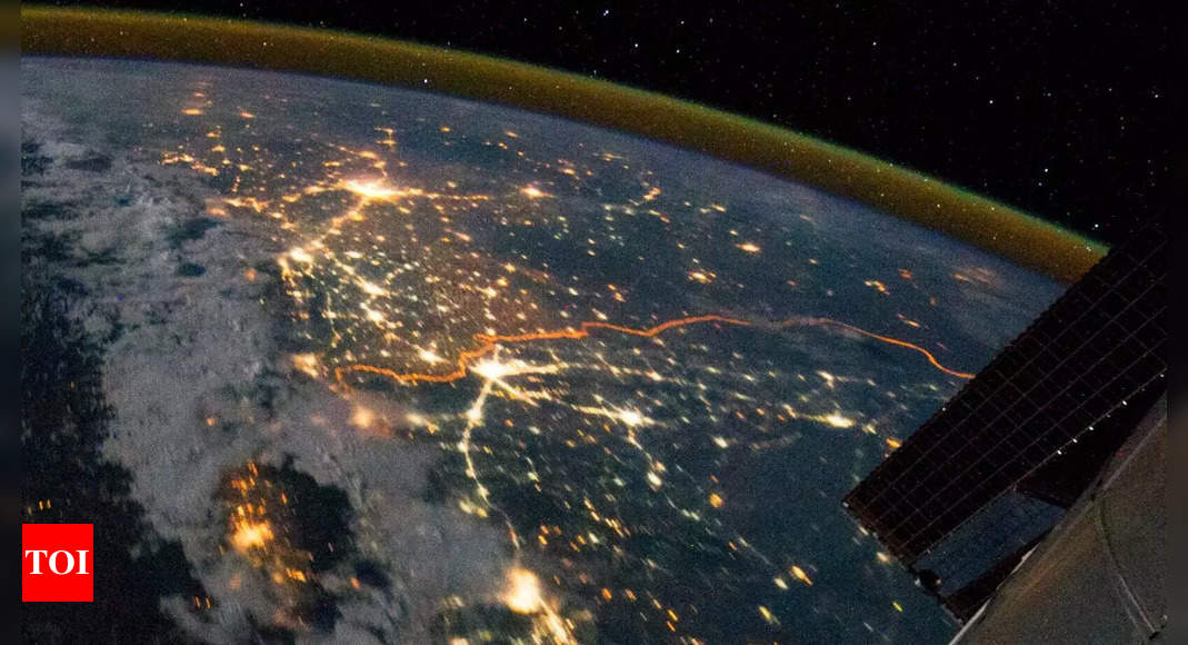 India-Pakistan & more international borders visible from space