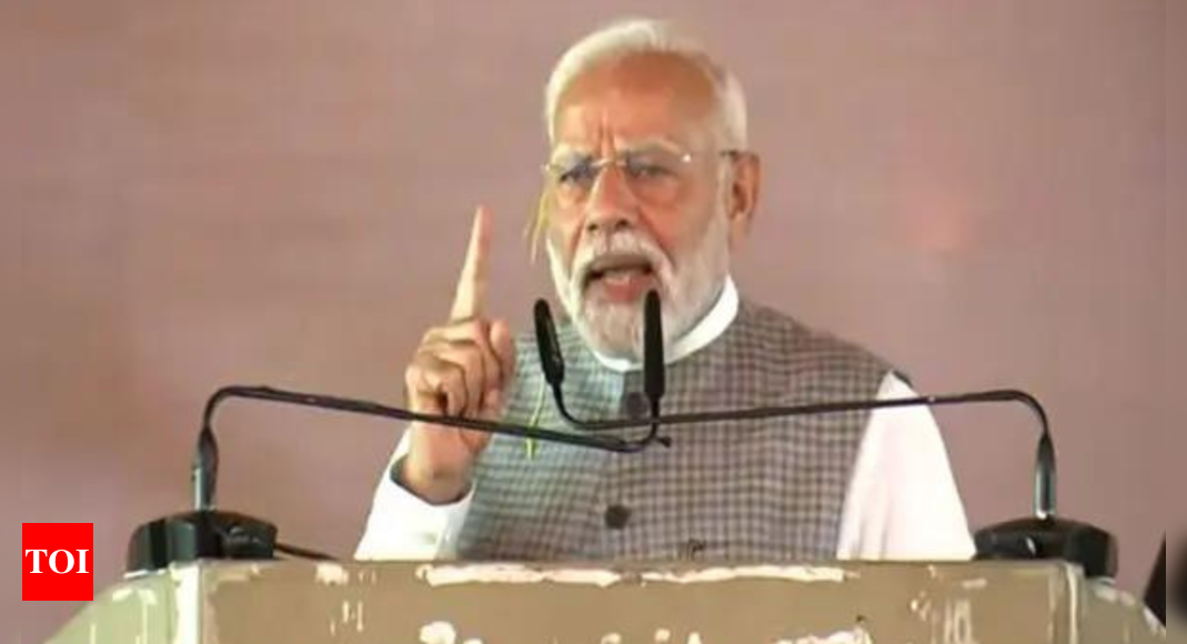 Modi Criticizes Jharkhand Government at Rally