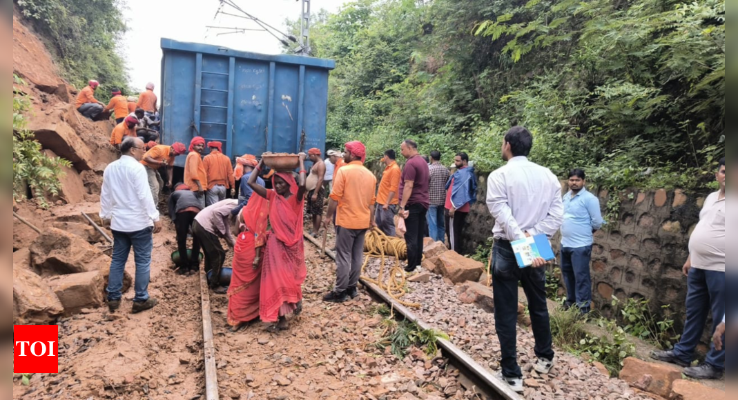 Rail Services Resume After UP Train Derailments