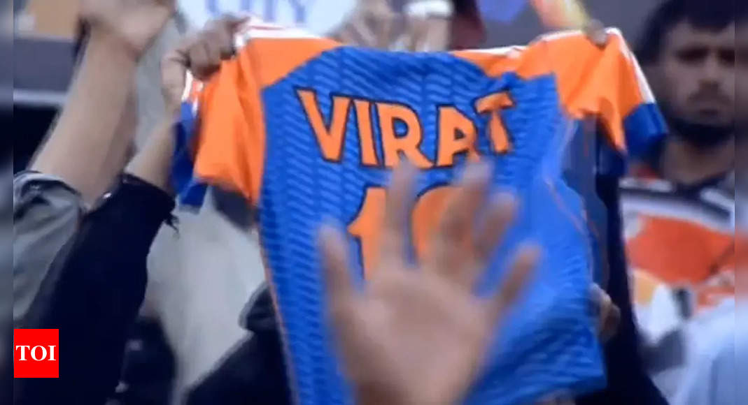 Virat Kohli's Jersey Waved at Pakistan Match