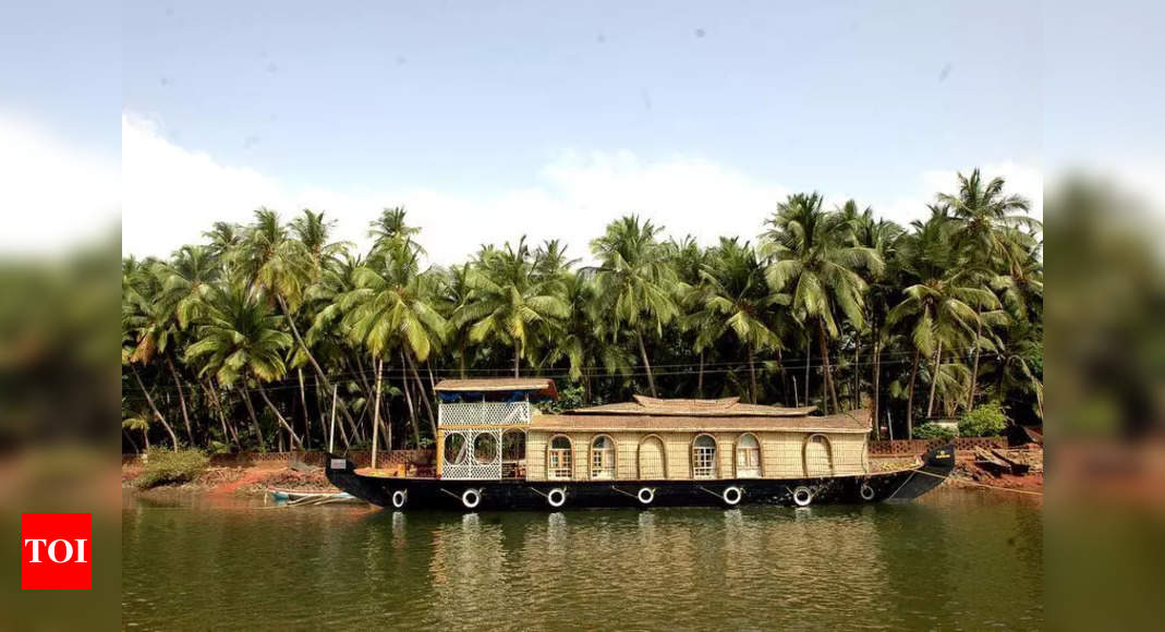 Houseboat Owners: Houseboat Owners Asked To Pay 18% Gst From 2017 | Thiruvananthapuram News