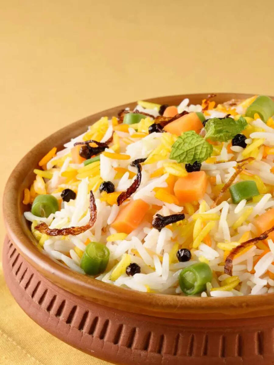 How to make one-pot dry-fruit Veg Pulao | Times of India