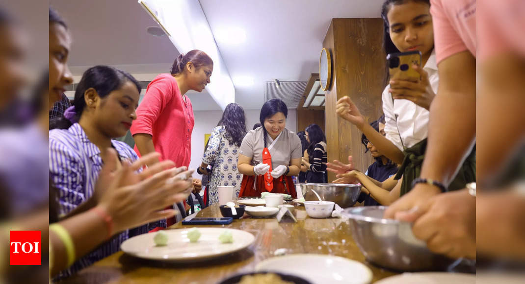 Making Korean songpyeon in Delhi; ‘it’s similar to gujiya’ | Delhi News