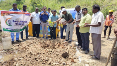 NHAI Salem unit plants 1,150 saplings along two national highways