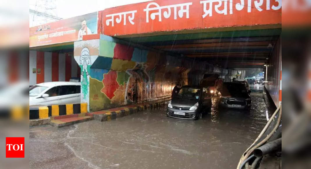 Heavy rains lash city, schools from class 1 to 8 closed today