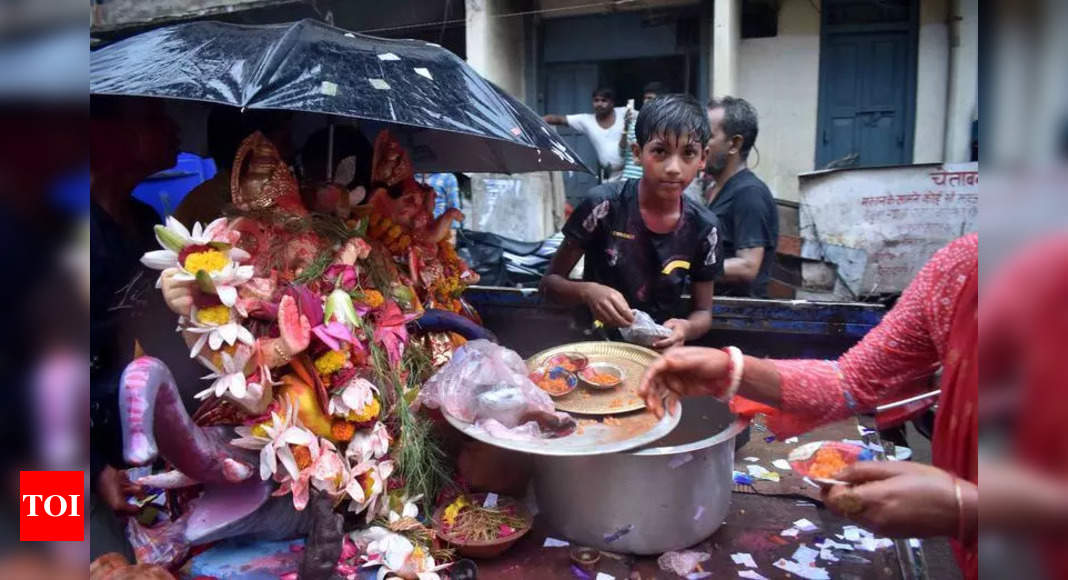 Ganesh puja celebrations come to an end with idol immersion