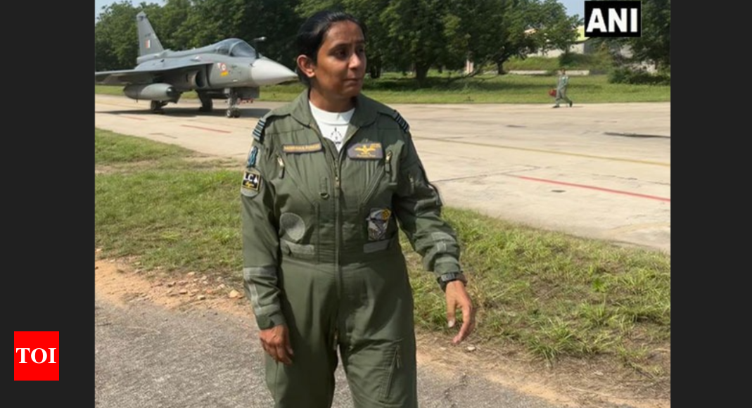 First Woman Joins Indian Air Force's Flying Bullets