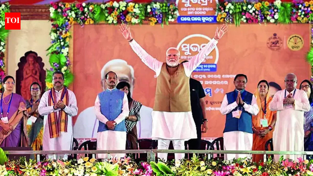 Pm Modi Slams Congress Criticism For Attending Ganesh Puja At Cji’s ...