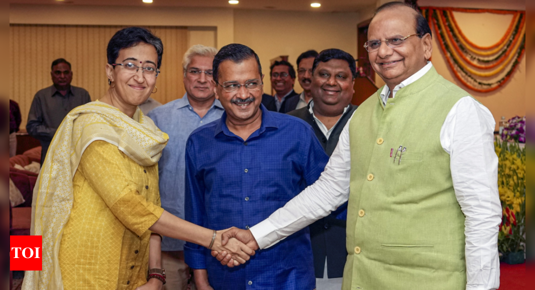 Delhi gets its 3rd woman CM as Arvind Kejriwal hands charge to Atishi | India News