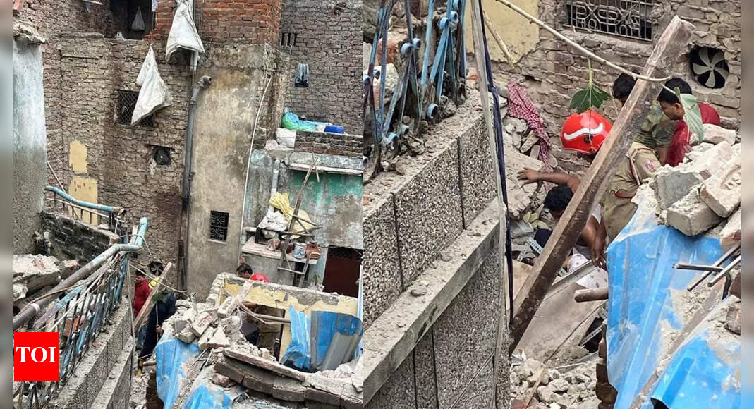Several people feared trapped after house collapses in Delhi's Karol