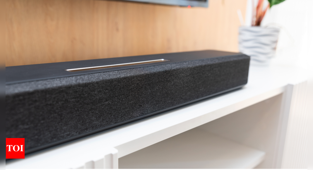 Bose Launches Smart Soundbar and New Earbuds