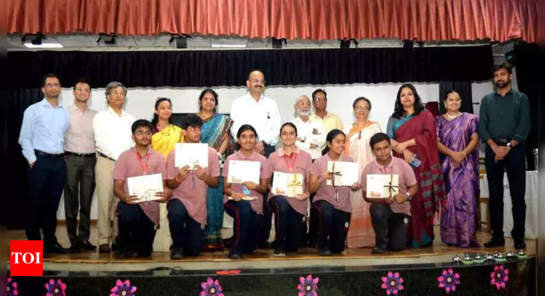 City students qualify for state-level INTACH quiz