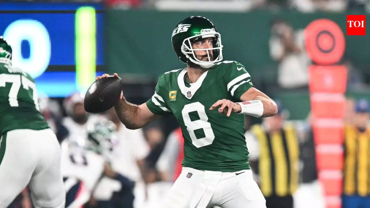 aaron rodgers cigarette handshake Jets' posts about Donald Trump at UFC 302 Aaron Rodgers and Robert Saleh's