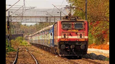 Rly police probe gang tampering track signals to loot train passengers