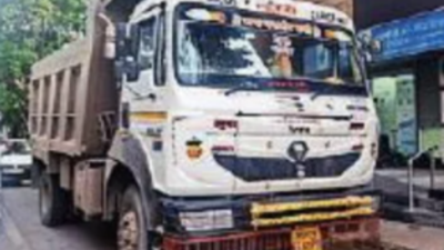 12-year-old boy crushed to death by truck while avoiding tempo in Mumbai