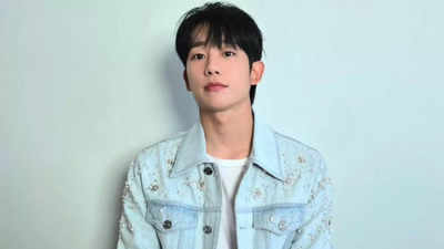 Jung Hae In's ‘Unreal’ passport photo takes the internet by storm