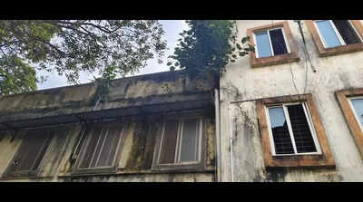 KMC RI staff quarters crying for attention