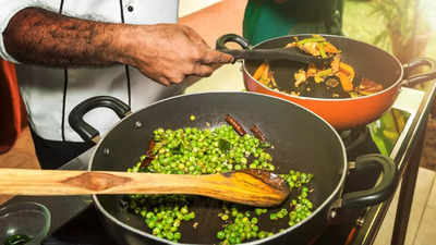 This is the right way to cook vegetables as per Aniruddhacharya Ji