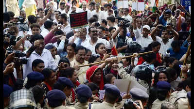 Cong members protest in Doon over crime against women