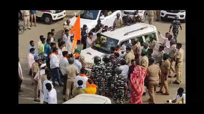 Supporters of Maratha, OBC activists come face to face, police intervene and beef up bandobust