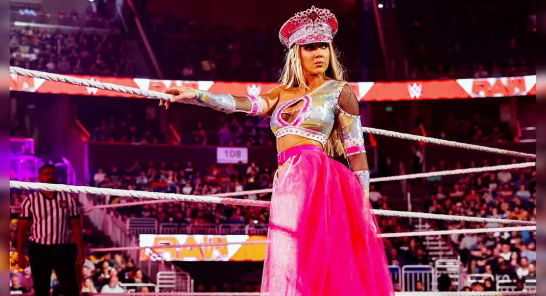 WWE Star Chelsea Green outraged by veteran announcer's SmackDown