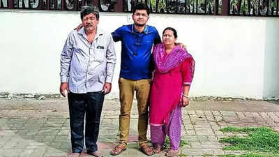 Palanpur tea seller's son gets into IIM Ranchi