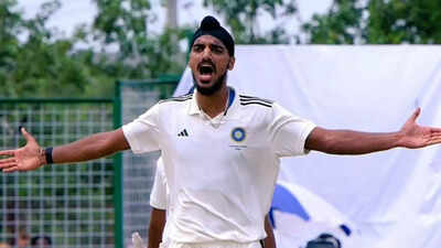  Arshdeep Singh bags six-for in India D's consolation win