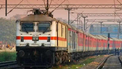 Pointsman of Prempur station detects loss bolt of Jammu Mail’s coach suspension system